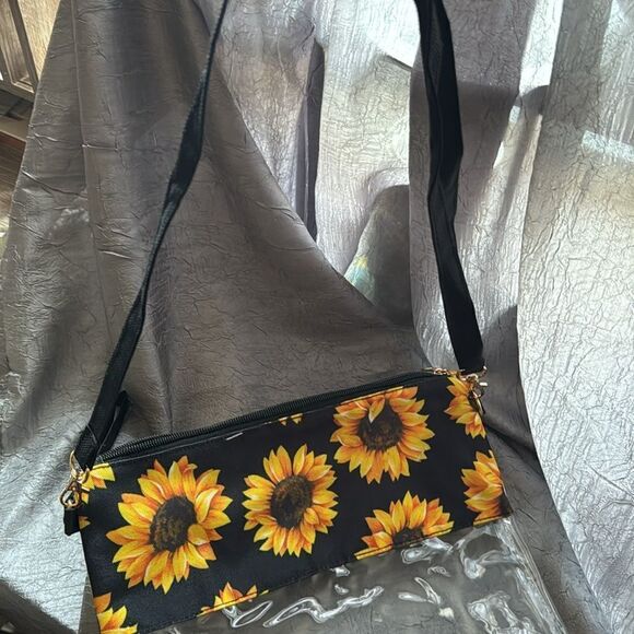 sunflower canvas and clear stadium bag can be used as a wristlet or Crossbody - Picture 3 of 4